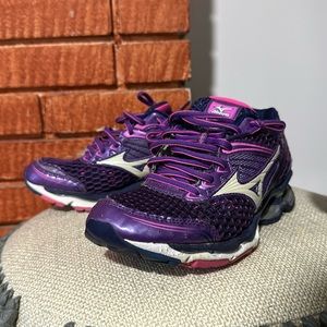 ❌SOLD❌Mizuno Running Shoes